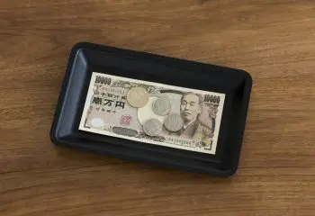 店員の釣り銭ミス。2000円のお釣りが7000円に　これって返金するべき？