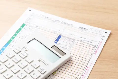 退職金800万円をもらった父が「あとは会社が申告してくれる」と余裕そうな発言。さすがに確定申告が必要かと思いますが、不要なケースもあるのでしょうか？