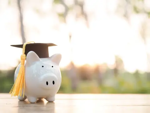 子どもが「大学に合格したら1人暮らししたい」と言っています。わが家は「年収600万円」ですが、給付型奨学金で負担を軽減できますか？ 年収的に厳しいでしょうか？