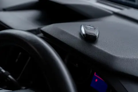 亡くなった父が乗っていた「車」を引き継ぐ場合、相続税はかかりますか？ かかる場合はどのような評価基準になるのでしょうか？