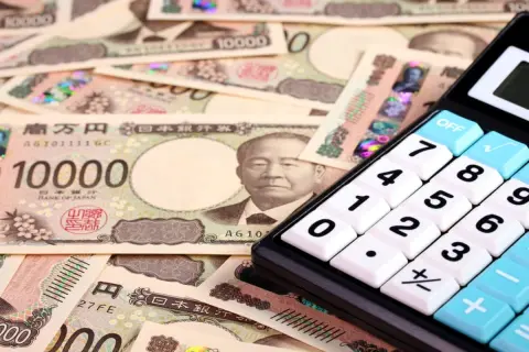 「新年度から2000円の昇給」と思いきや、手取りはまさかの「750円減」に!? いったいナゼ？「4月から給料が変わる人」に潜む“社保・税金増加の罠”とは