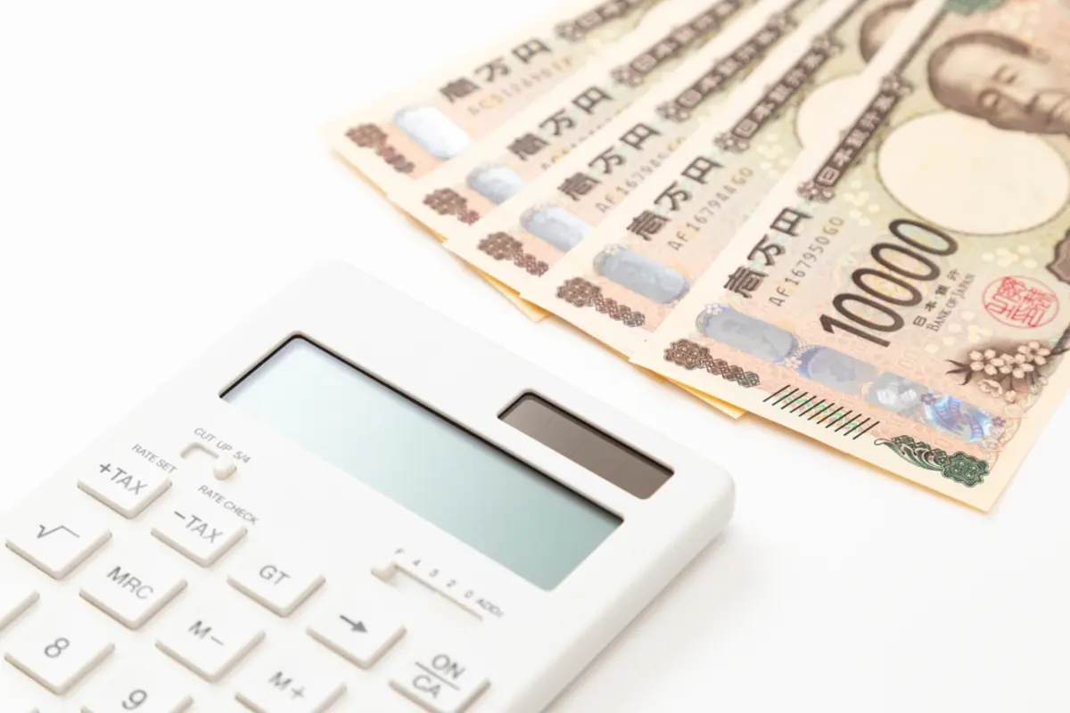 大学1年の子に「仕送り月5万円」していますが「全然足りない」と泣きつかれました。学生の生活費ってそんなにかかるのでしょうか?
