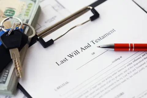 父が亡くなって遺産分割が終わりましたが、そのあと「遺言書」が見つかりました。この場合は遺言書の内容が優先されますか？